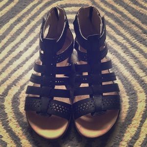 Clark’s Lotus Gladiator Sandal size 7 in black